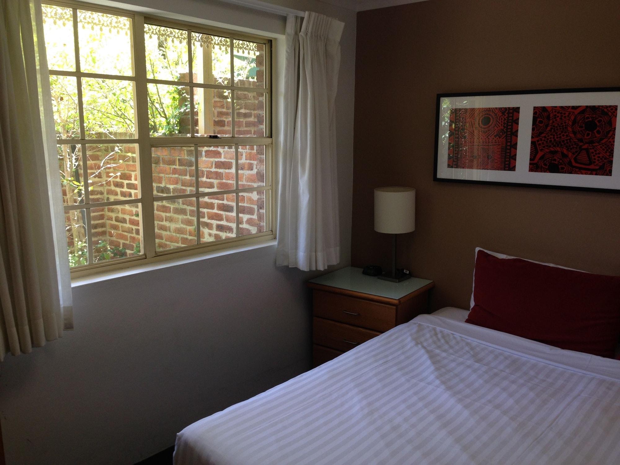 เอดินา เซอร์วิส อพาร์ตเมนต์ แคนเบอรา คิงสตัน Aparthotel แคนเบอร์รา ภายนอก รูปภาพ
