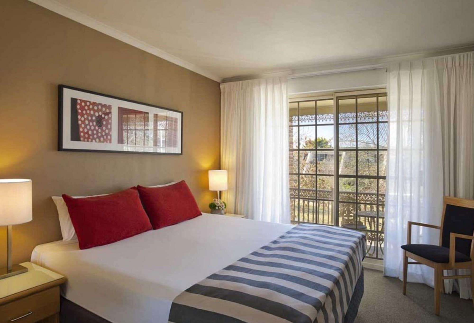 เอดินา เซอร์วิส อพาร์ตเมนต์ แคนเบอรา คิงสตัน Aparthotel แคนเบอร์รา ภายนอก รูปภาพ