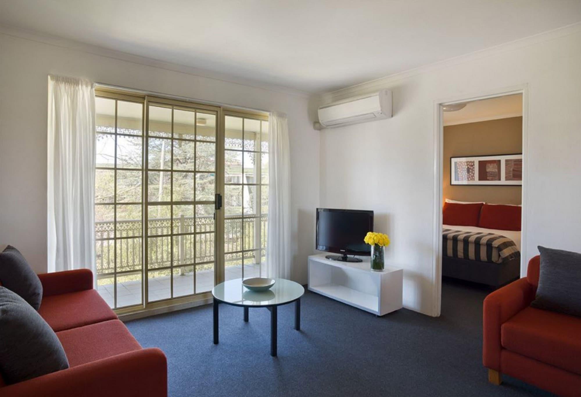 เอดินา เซอร์วิส อพาร์ตเมนต์ แคนเบอรา คิงสตัน Aparthotel แคนเบอร์รา ภายนอก รูปภาพ